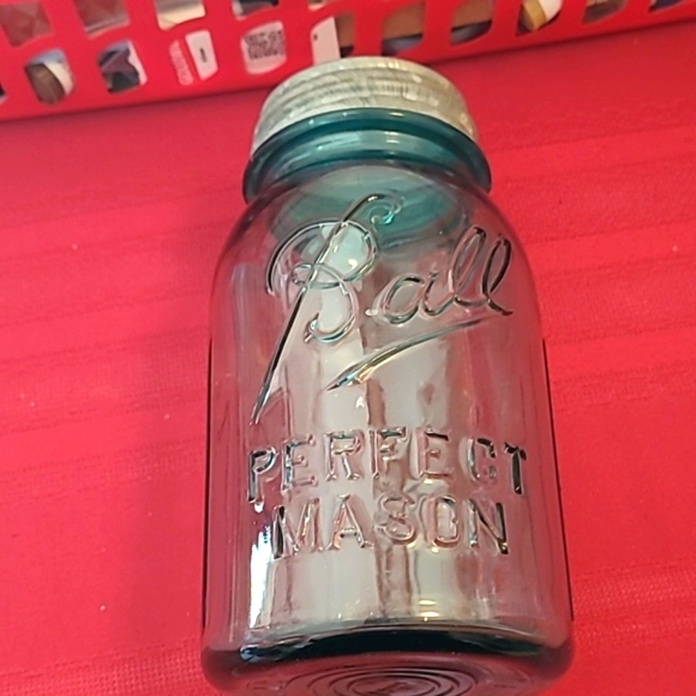 Blue ball Mason jar with zinc lid
